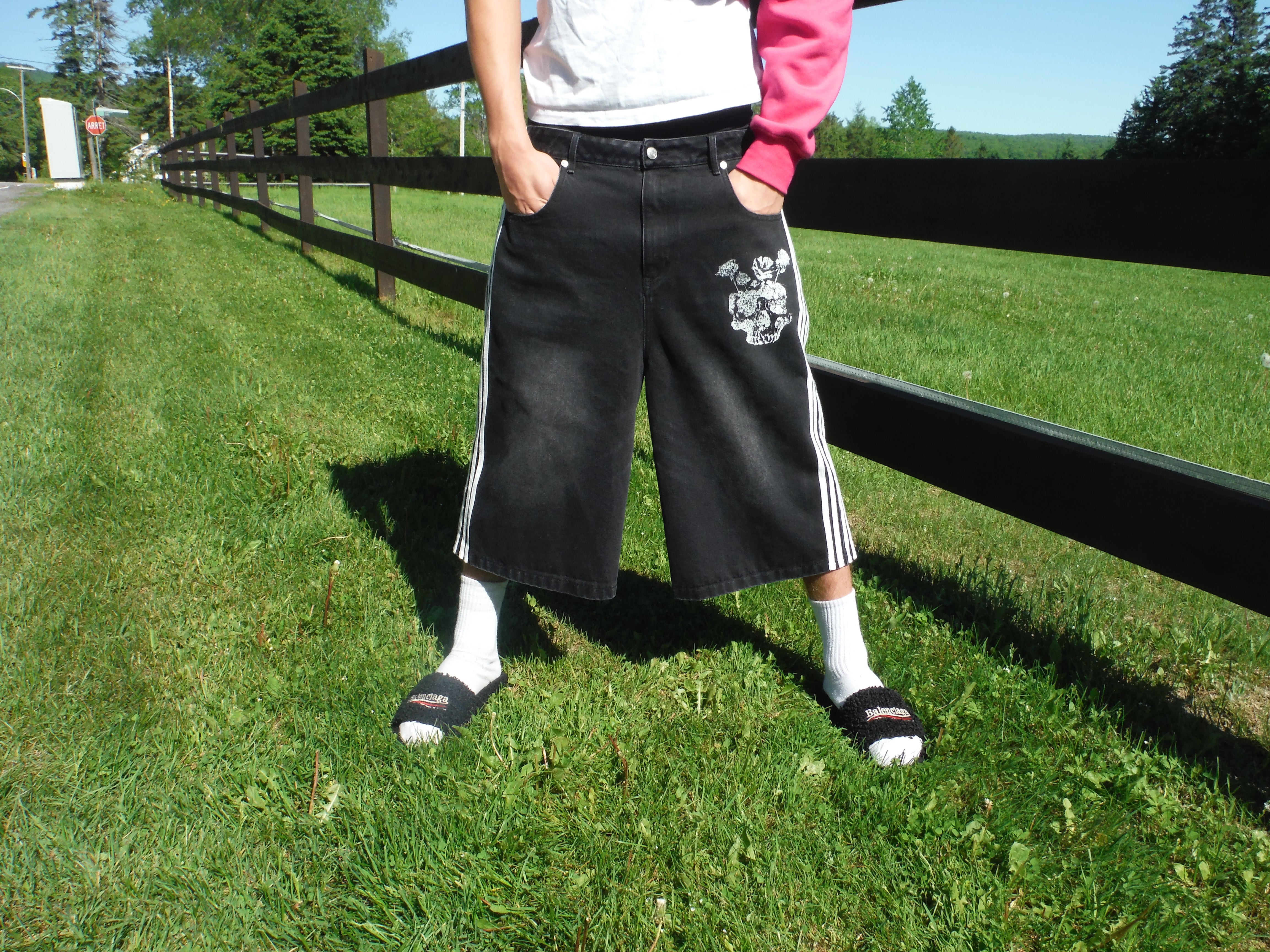 "Grave" Jorts